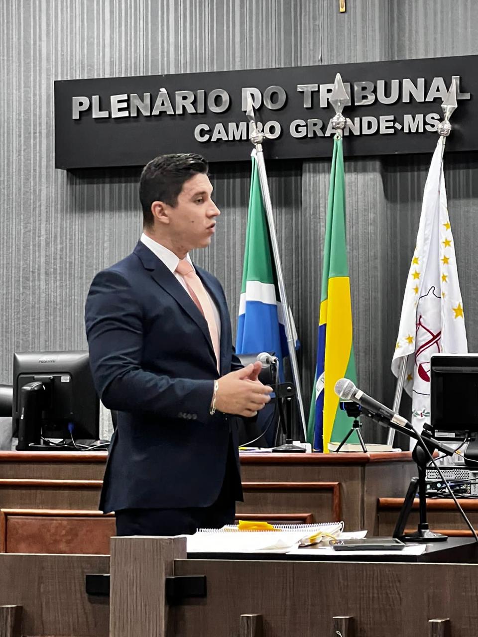 Dr. Wellington Mendes no Plenário do Tribunal